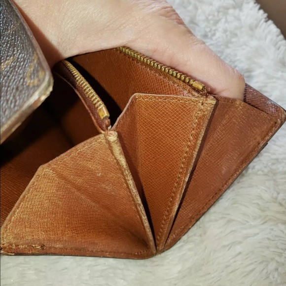 Louis Vuitton Authentic Vintage Accordion Wallet - Picture 9 of 16